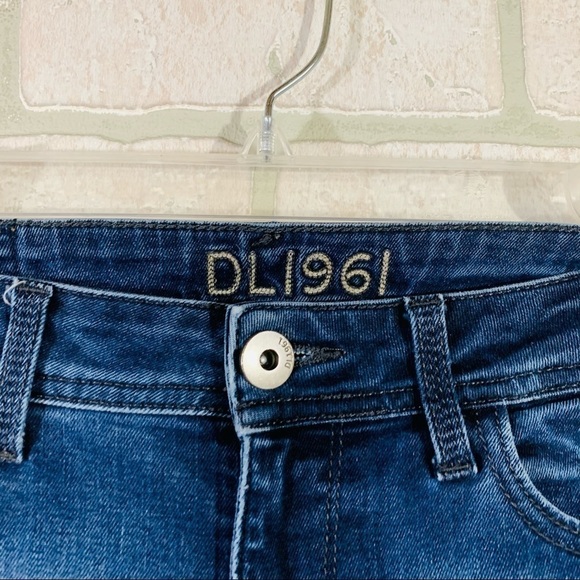 DL 1961 Amanda Skinny Distressed Seville J… - Picture 8 of 12